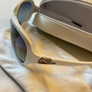 Oakley womens sunglasses